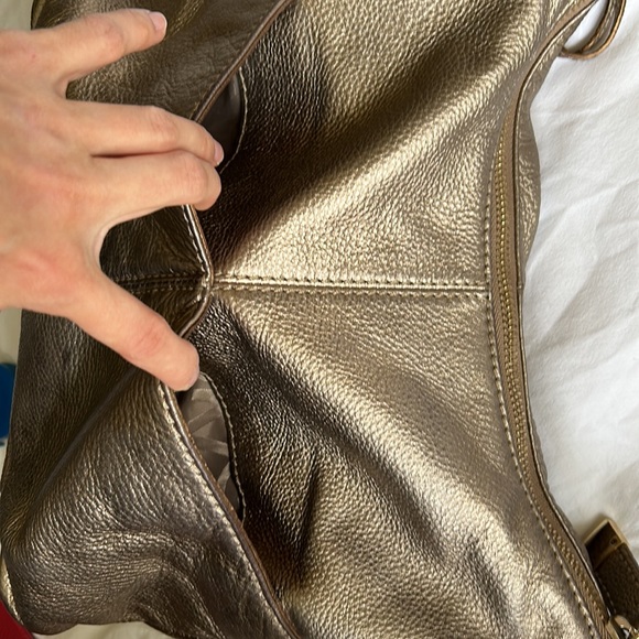 Michael Kors leather authentic bag like new! So elegant and stunning. Like new - Picture 15 of 15